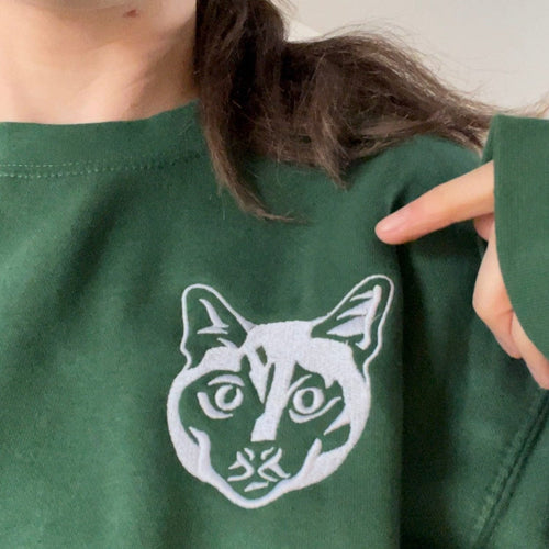 Crown and Paw - Sweatshirt Custom Embroidered Pet Face Sweatshirt